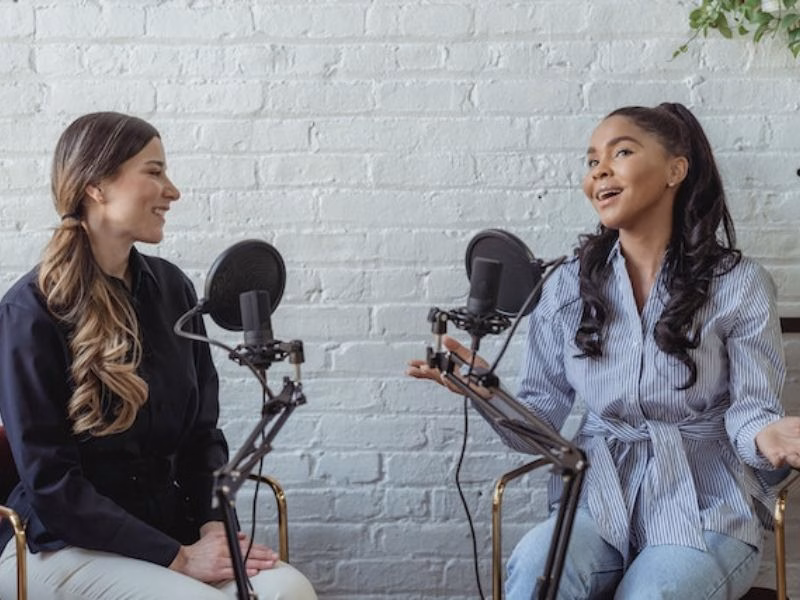 Podcasting and audio content creation for content marketing
