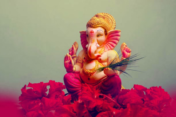 Decorative Ganesh idol with caption idea for Ganesh Chaturthi