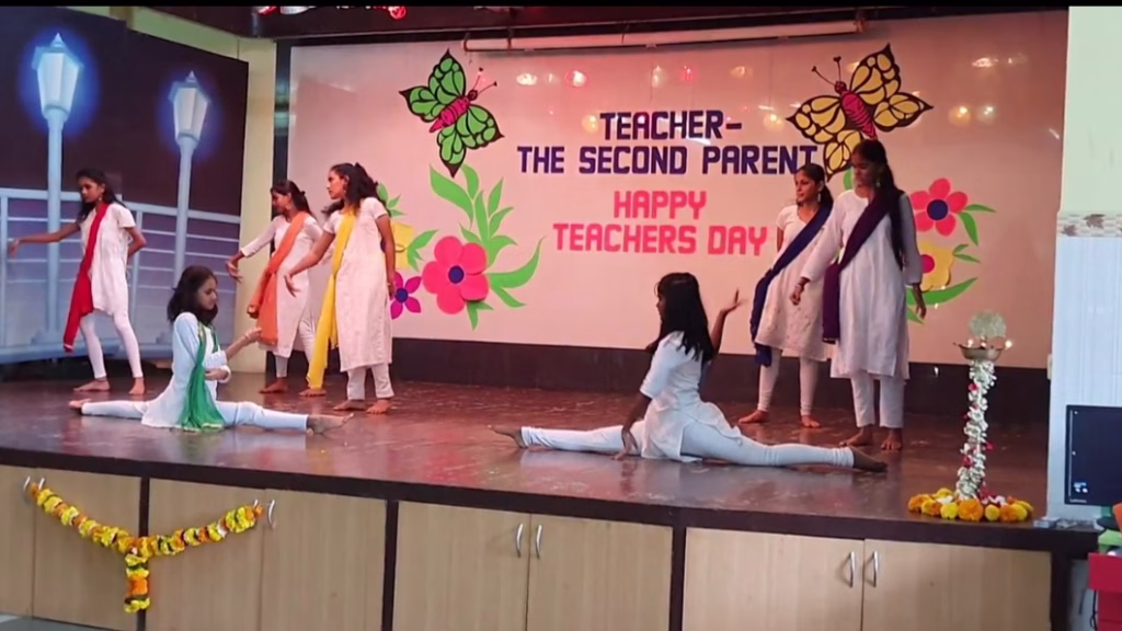 Greeting card for Teachers Day with decorative design