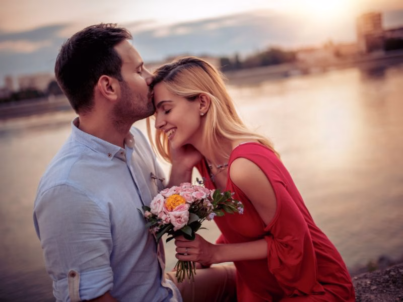 Women’s Day wishes for love or partner with heart-themed artwork