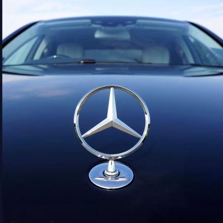 Marketing Strategy of Mercedes-Benz: A Comprehensive Brand Case Study 
