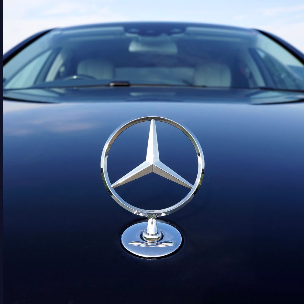 Marketing Strategy of Mercedes-Benz: A Comprehensive Brand Case Study 